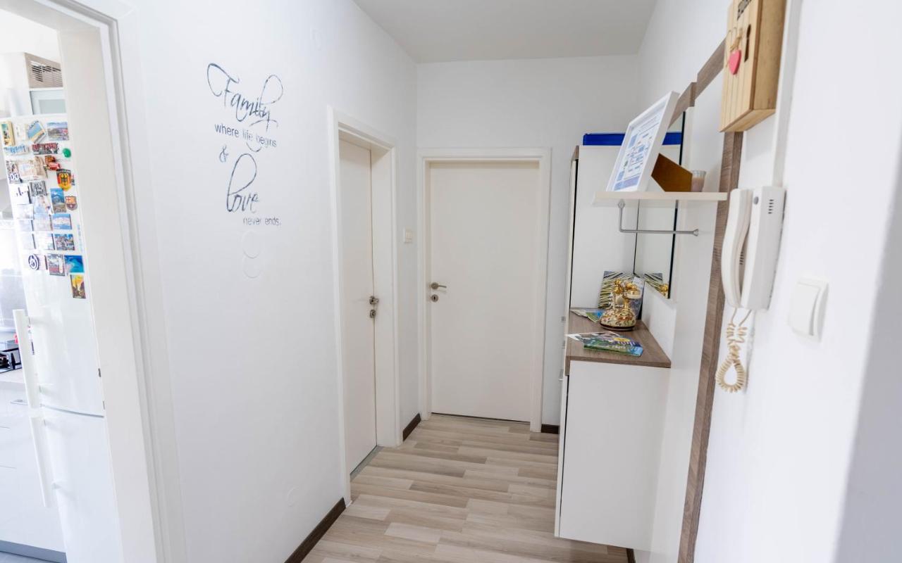 Apartman M Leilighet Knin Eksteriør bilde