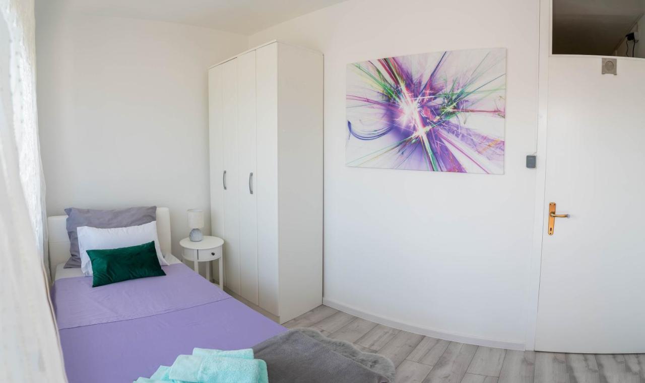 Apartman M Leilighet Knin Eksteriør bilde