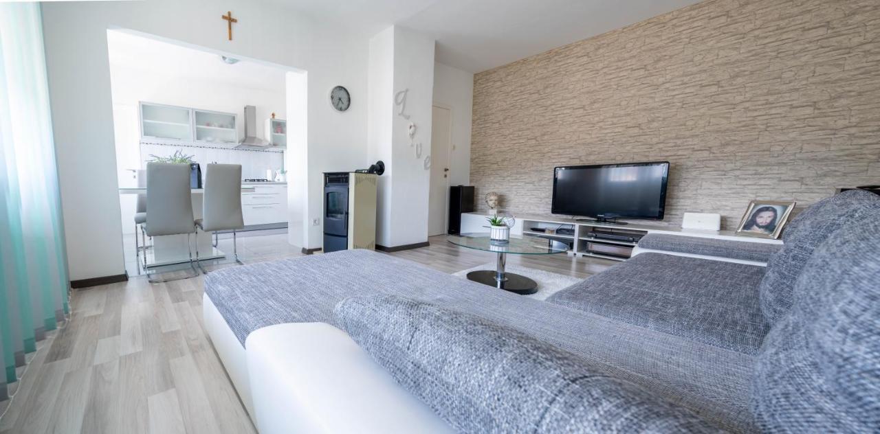 Apartman M Leilighet Knin Eksteriør bilde