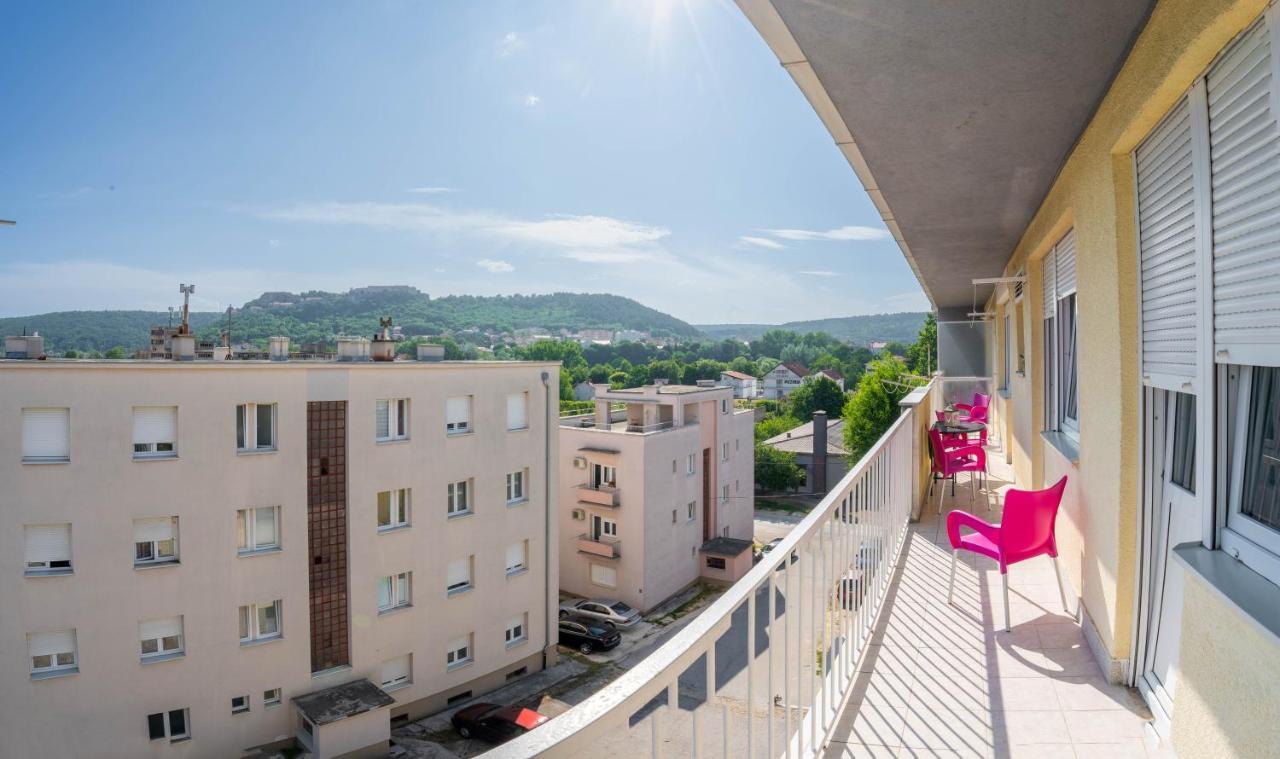 Apartman M Leilighet Knin Eksteriør bilde