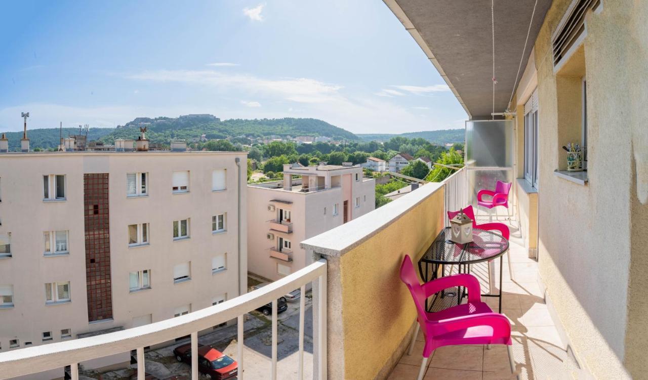 Apartman M Leilighet Knin Eksteriør bilde